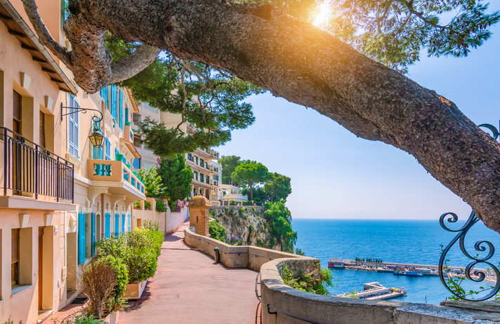 LA CÔTE D'AZUR À PÂQUES