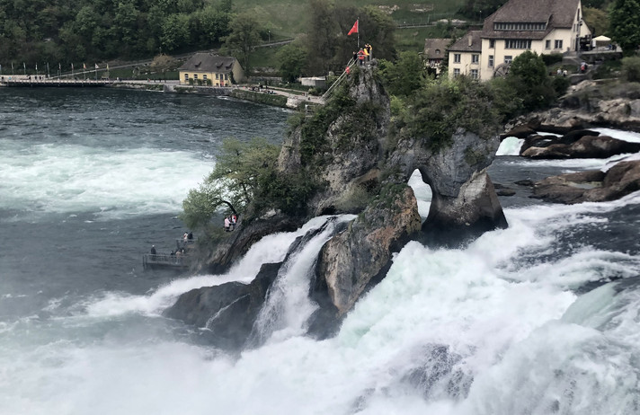 FÊTE NATIONALE AUX CHUTES DU RHIN